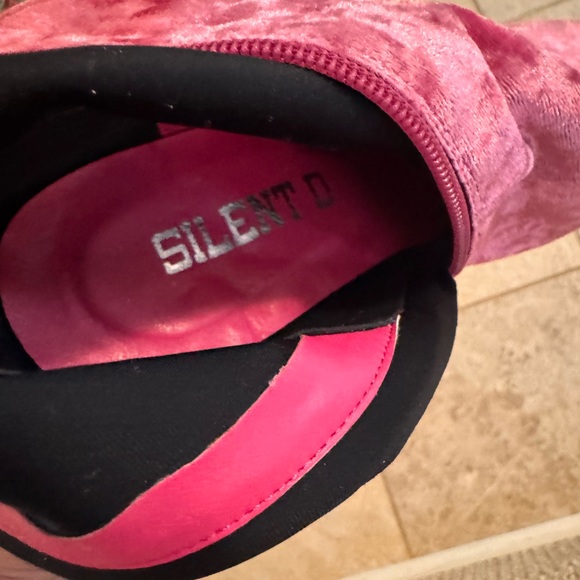 PINK VELVET zip-up stretch boots. 3” heel. SIZE 38. BRAND NEW NEVER WORN. - Picture 8 of 8